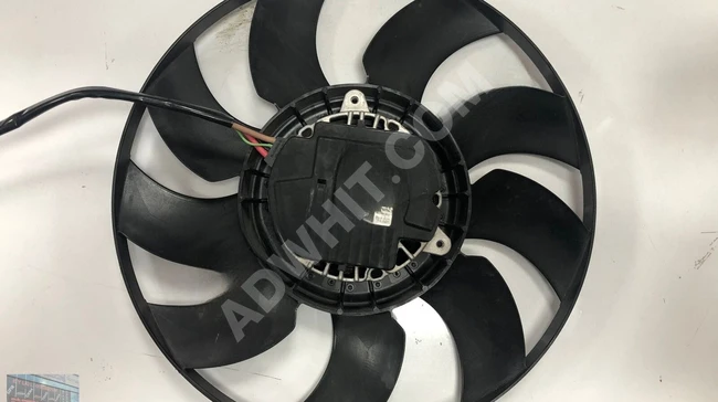 8W0959455K مروحة محرك أصلية لأودي A4