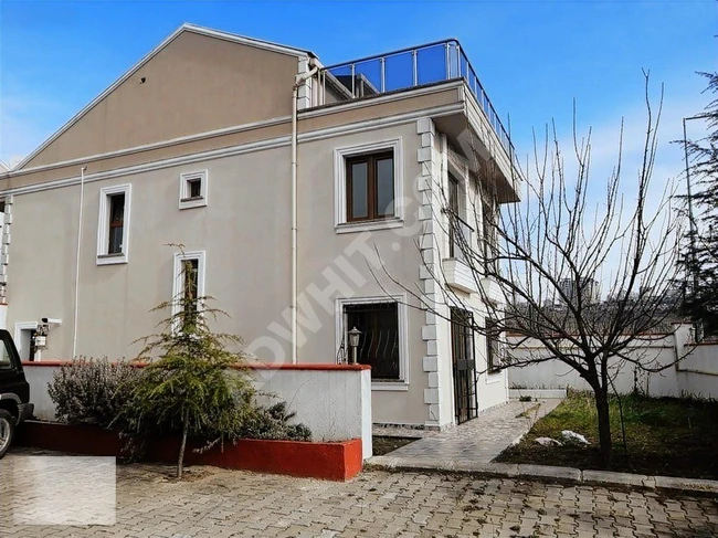 Büyükçekmece Deniz Manzaralı Satılık 3+1 Villa