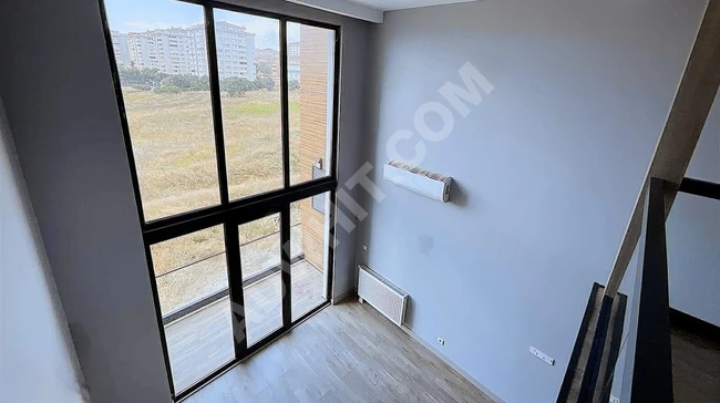 BEYLİKDÜZÜ İN MARİ SATILIK DENİZ MANZARALI 1+1 LOFT BALKONLU