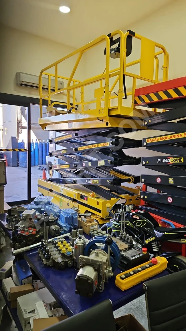 Akülü Satılık Makaslı Platform Personel Yükseltici Manlift