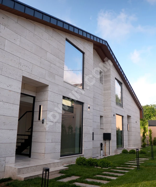 Sarıyer Zekeriyaköy (İstanbul)’de Satılık Lüks Vil