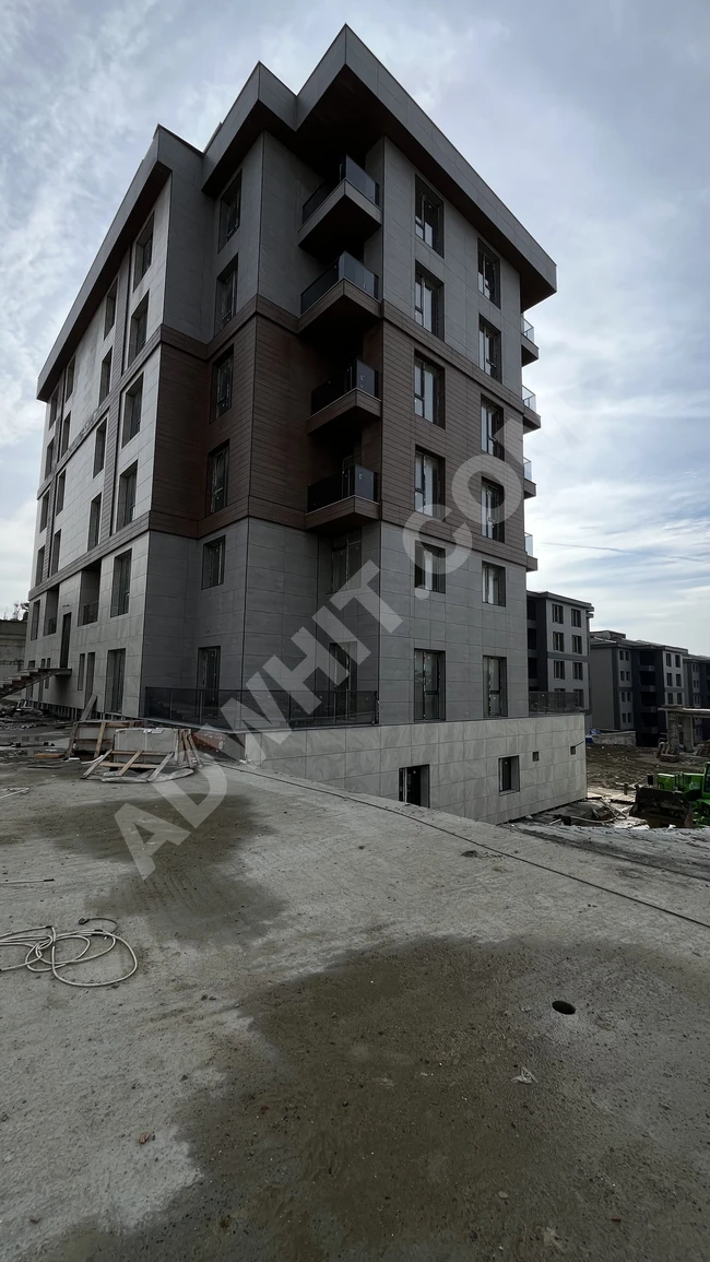 Bahçeşehir'de Türk vatandaşlığına uygun satılık bina