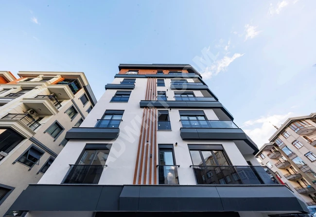 شقة فاخرة 2+1 جديدة للبيع في Zuhuratbaba مع موقف سيارات.