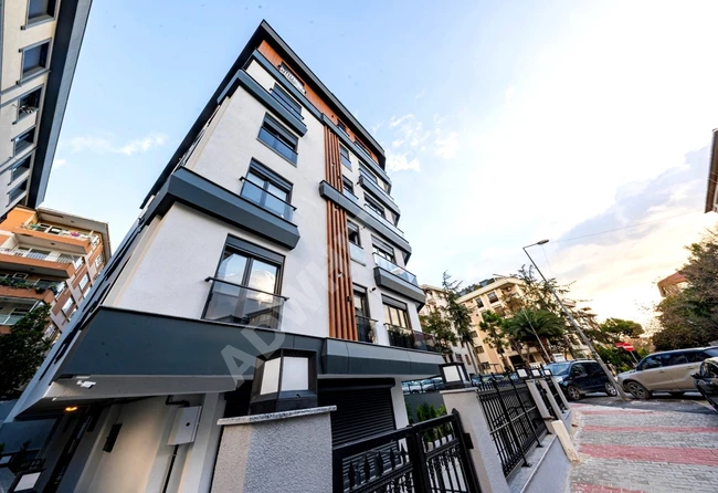 شقة فاخرة 2+1 جديدة للبيع في Zuhuratbaba مع موقف سيارات.