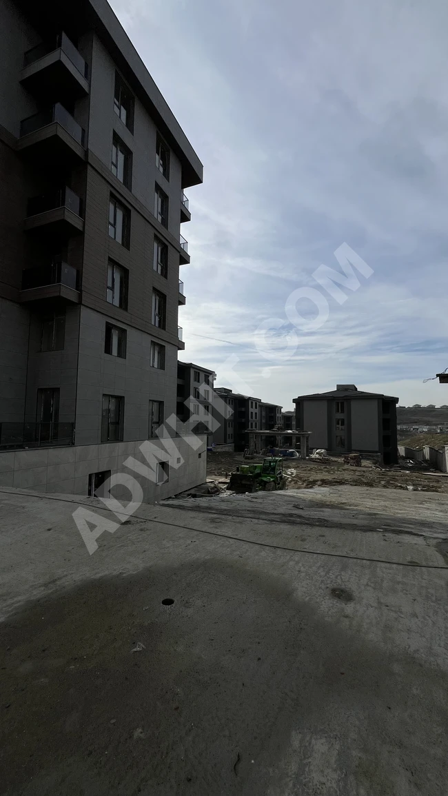 Building for sale in Bahçeşehir suitable for Turkish citizenship