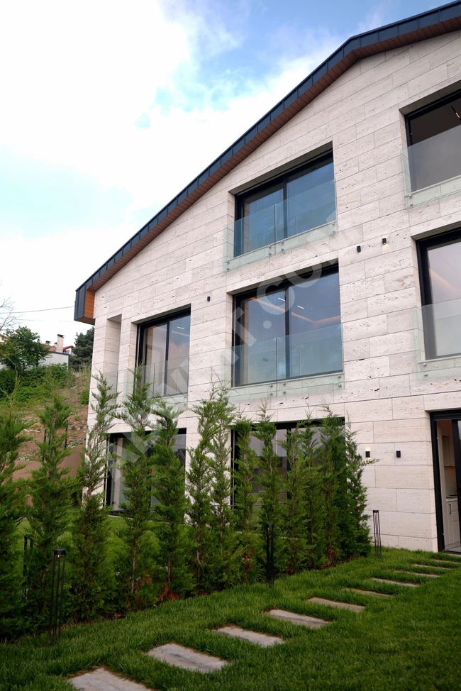 Sarıyer Zekeriyaköy (İstanbul)’de Satılık Lüks Vil