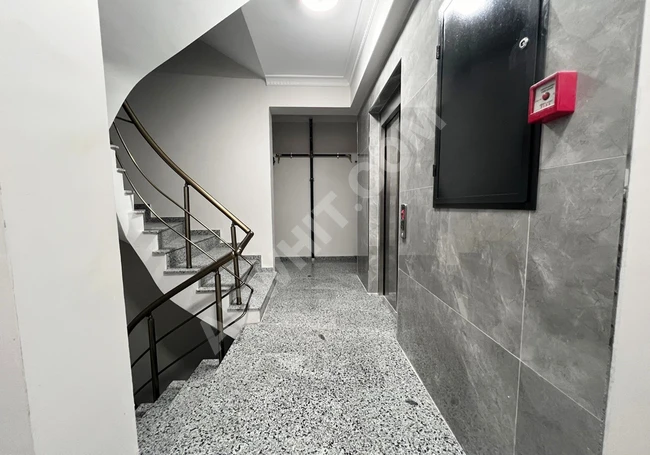 Şirinevler بجانب طريق E5. مع موقف سيارات. مدخلان. دوبلكس فاخر