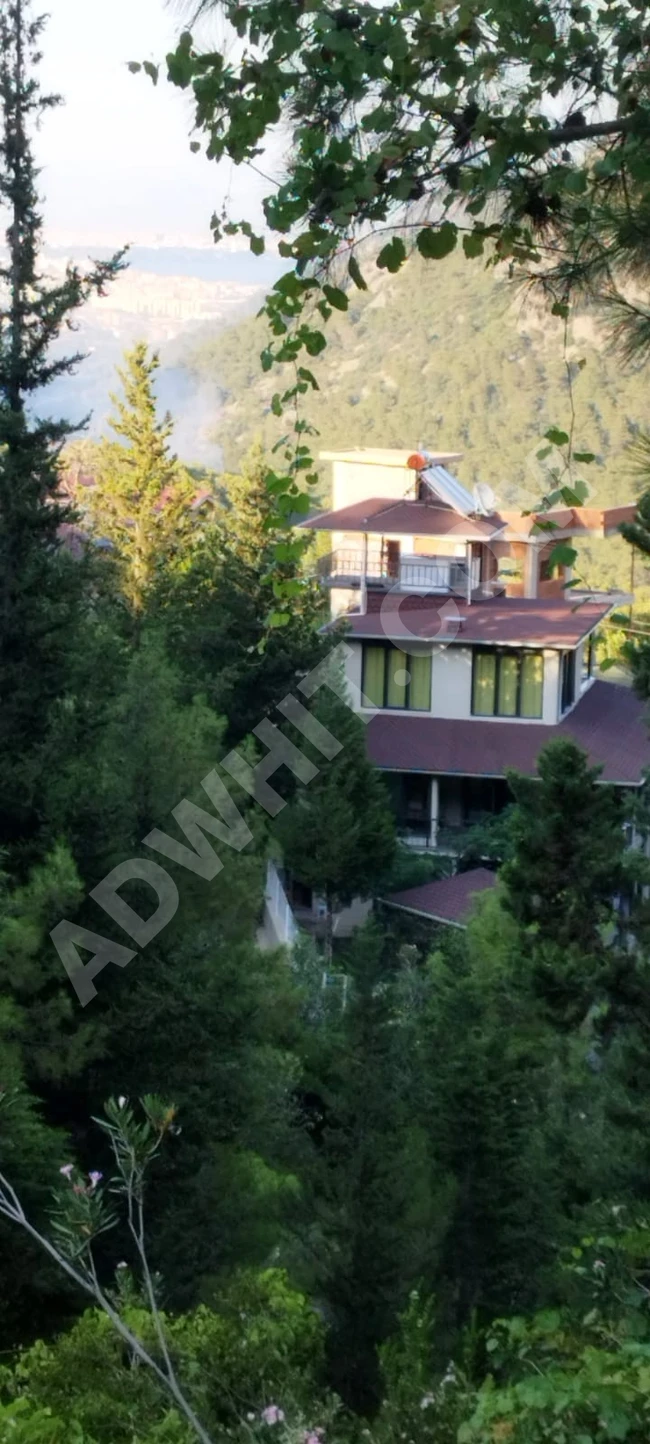 فيلا للبيع اطلالة بحرية وجبلية في كونيالتي 