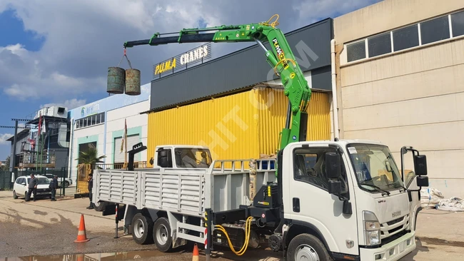 HYDRAULIC CRANE