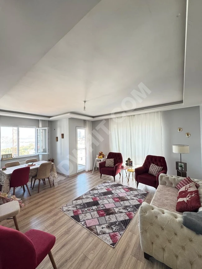 Sega Modern Sitesi'nde göl manzaralı lüks 1+2 daire