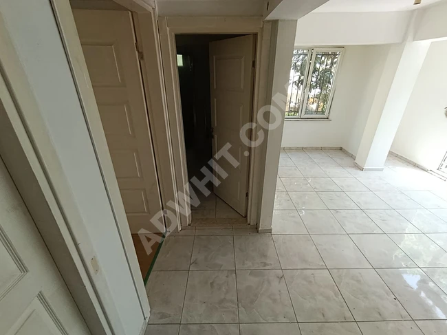 في مركز ألتينكوم Altinkum، على بُعد 70 خطوة من البحر، شقة 2+1 مع تراس وحديقة وقبو. 