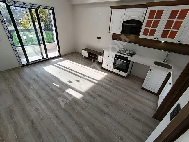 A 2+1 front-facing, brand new, independent-type property with a covered parking lot in Zeytinli.