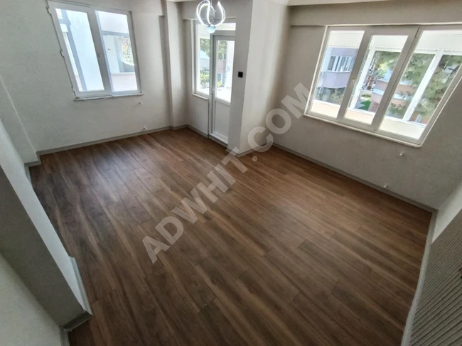 A 2+1 opportunity apartment in Akçay with natural gas, a separate kitchen, and fully renovated.