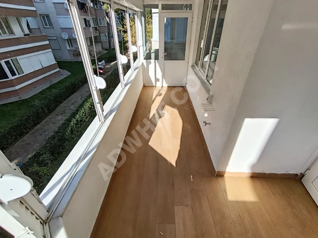 A 2+1 opportunity apartment in Akçay with natural gas, a separate kitchen, and fully renovated.