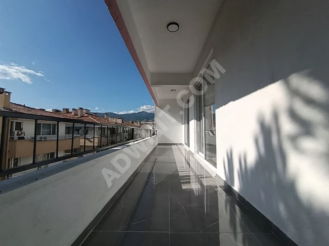 In Akçay, 300 meters from the sea, fully renovated front-facing 2+1 apartment with separate kitchen.