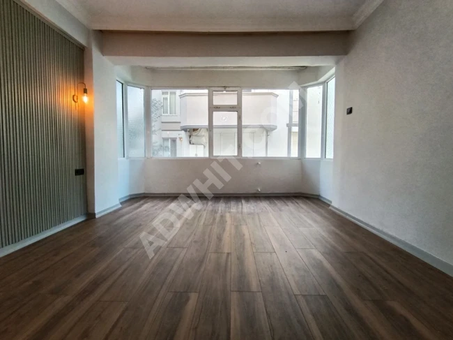 A 2+1 opportunity apartment in Akçay with natural gas, a separate kitchen, and fully renovated.