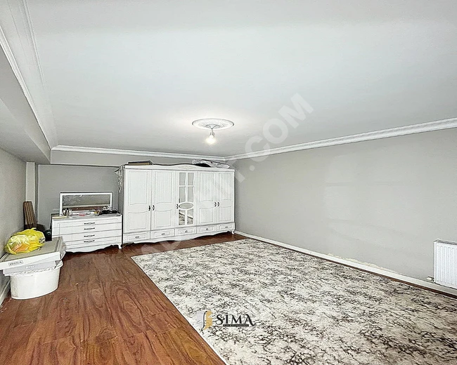 İstanbul'da metrobüse yakın acil satılık 3+1 daire, çok cazip fiyata.