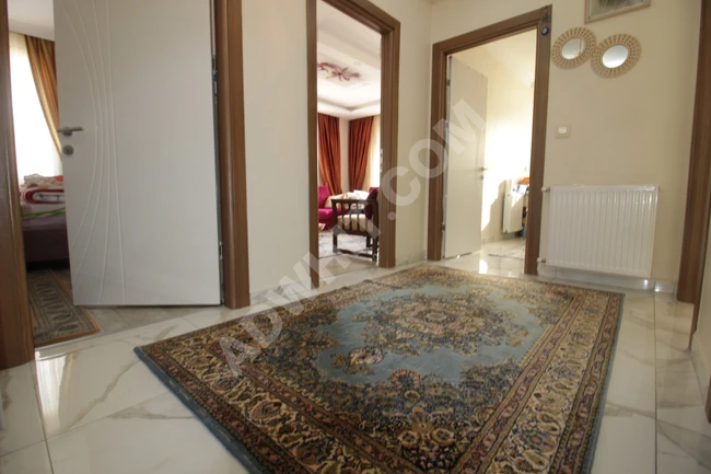 ALTINKUMDA KALORİFERLİ ASANSÖRLÜ EBEVEYN BANYOLU AYRI MUTFAK 2+1