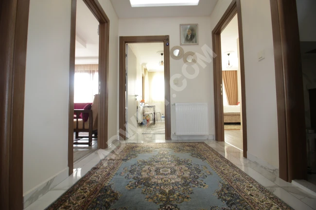 ALTINKUMDA KALORİFERLİ ASANSÖRLÜ EBEVEYN BANYOLU AYRI MUTFAK 2+1