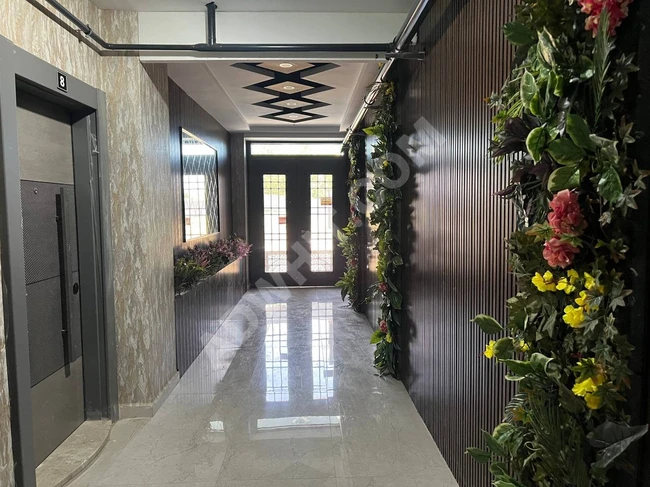 ALTINKUMDA DOGALGAZLI ASANSÖRLÜ EBEVEYN BANYOLU SIFIR 2+1 DAİRE