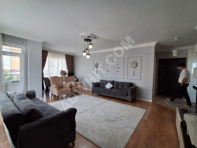 BEYLİKDÜZÜ 3+1 SARAY TADINDA LÜX YAPILI MERKEZİ KONUMDA DAİRE