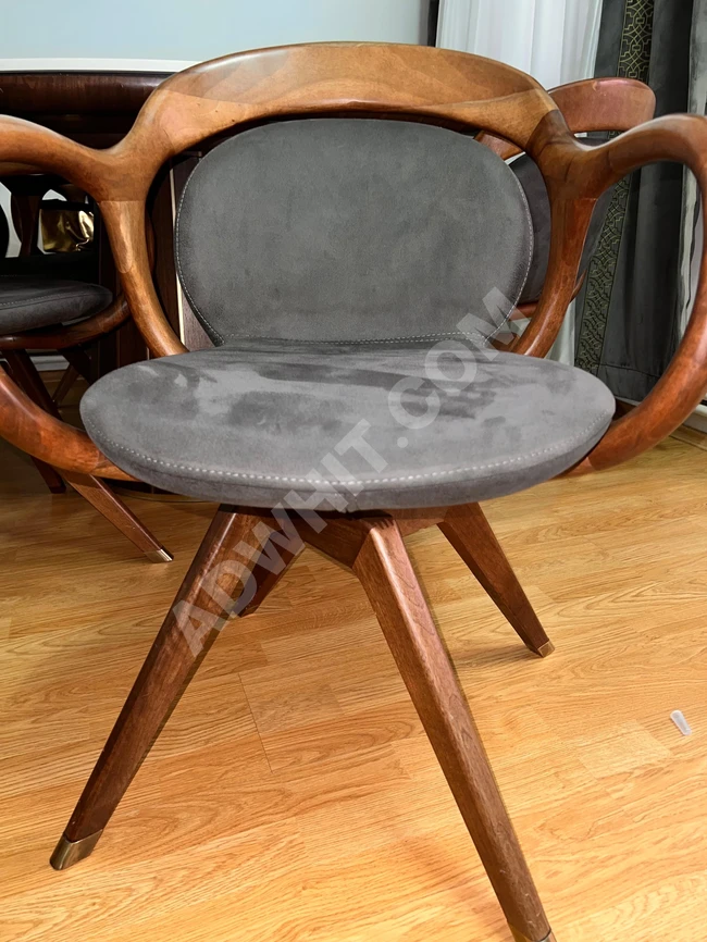 lutra marka yemek masası ve sandalye. masa ölçüleri 140 cm