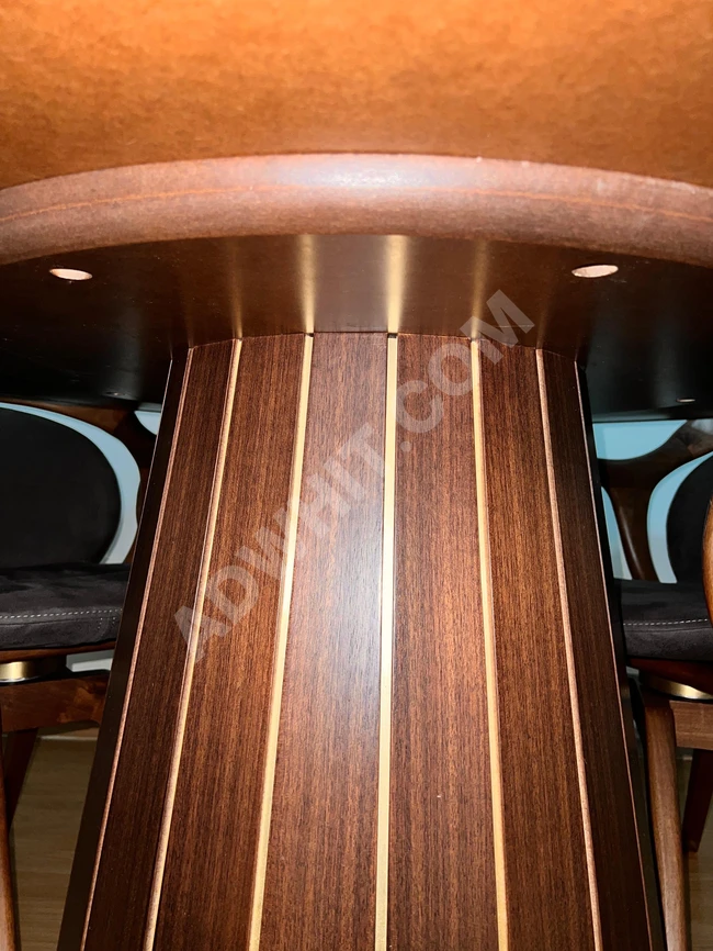 lutra marka yemek masası ve sandalye. masa ölçüleri 140 cm