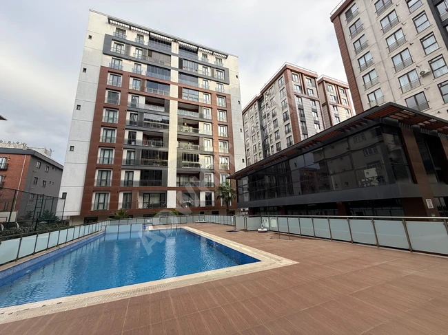 Çekmeköy'de tam donanımlı bir sitede 2+1 daire