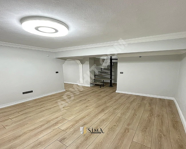 İstanbul'da metrobüse yakın süper lüks dubleks daire uygun fiyata satılıktır.