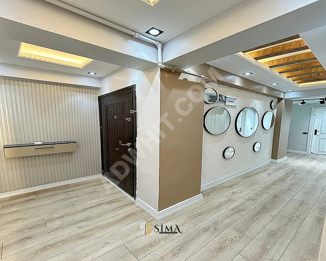 İstanbul'da metrobüse yakın süper lüks dubleks daire uygun fiyata satılıktır.