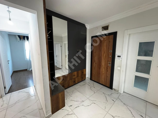 على بعد خطوات من المتروبوس، شقة 3+1 في اسطنبول