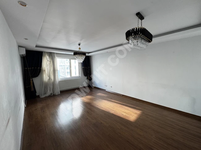 على بعد خطوات من المتروبوس، شقة 3+1 في اسطنبول