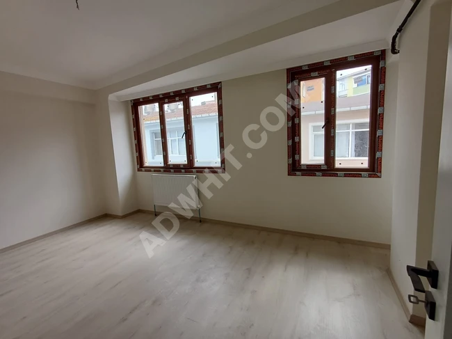 🏡 اسكودار في المركز، شقة دوبلكس 3+2 للبيع في بناية جديدة تمامًا.