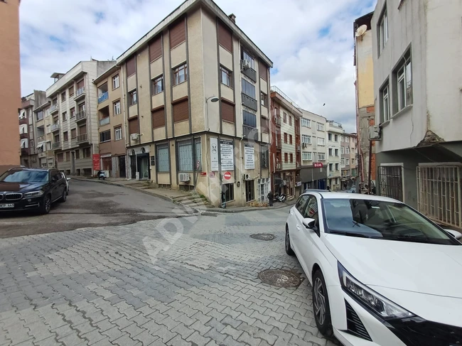 🏡 اسكودار في المركز، شقة دوبلكس 3+2 للبيع في بناية جديدة تمامًا.