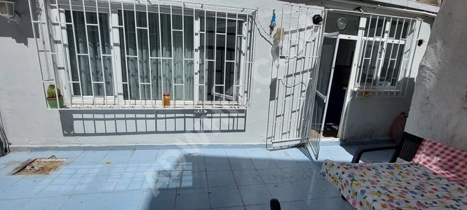 شقة عالية في الطابق الأرضي (بدروم مرتفع) معروضة للبيع في منطقة الفاتح تشابا من مركز العقارات.