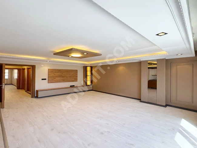 Süper lüks daire acilen çok uygun fiyatla İstanbul'da satılıktır.