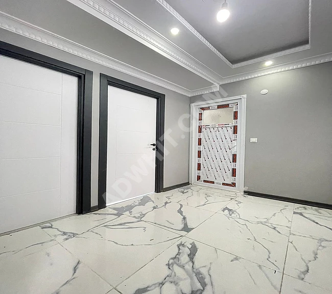 İSTANBUL'DA SIFIR BİNADA SATILIK GENİŞ VE KULLANIŞLI 2+1 DAİRE