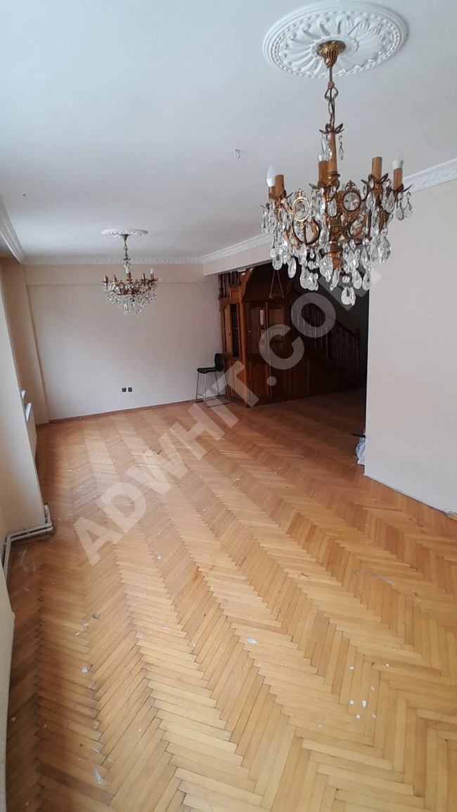 Emlak center'dan çapa'da 4+1 salon kiralık