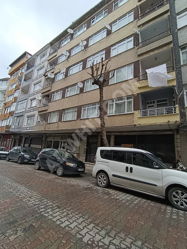 BASIN SİTESİNE YAKIN 
