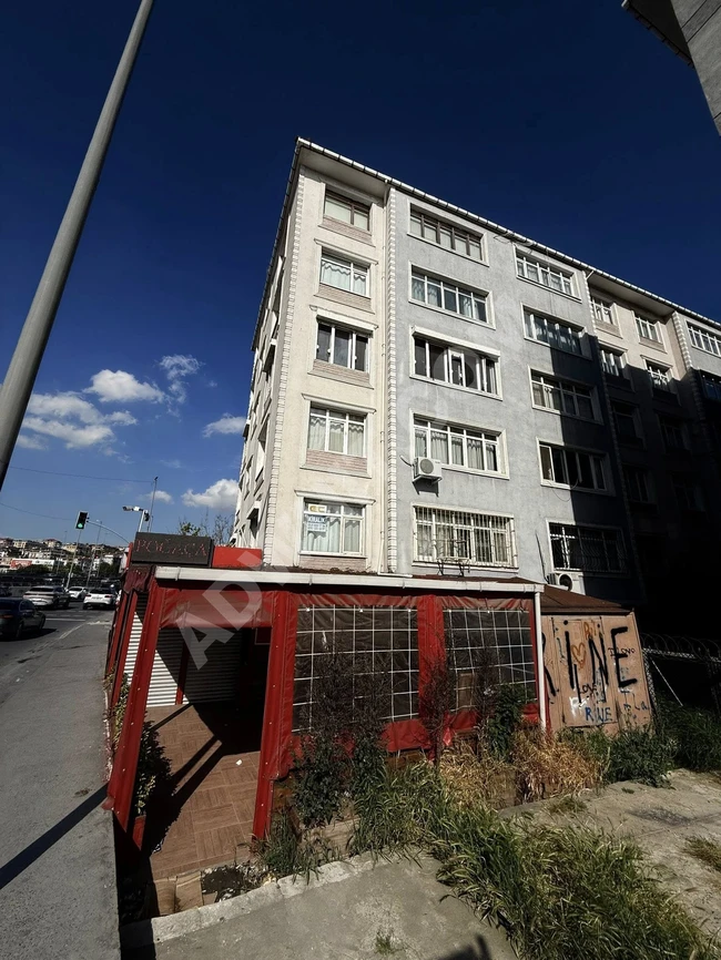 Kiralık, iki odalı ve salonlu, kısmen mobilyalı daire.