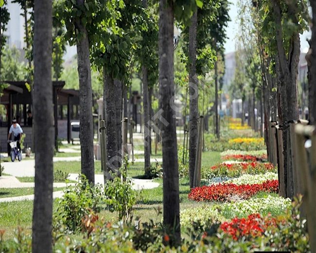 İstanbul'da E5 karşısında bir site içinde çok uygun fiyata acil satılık daire.