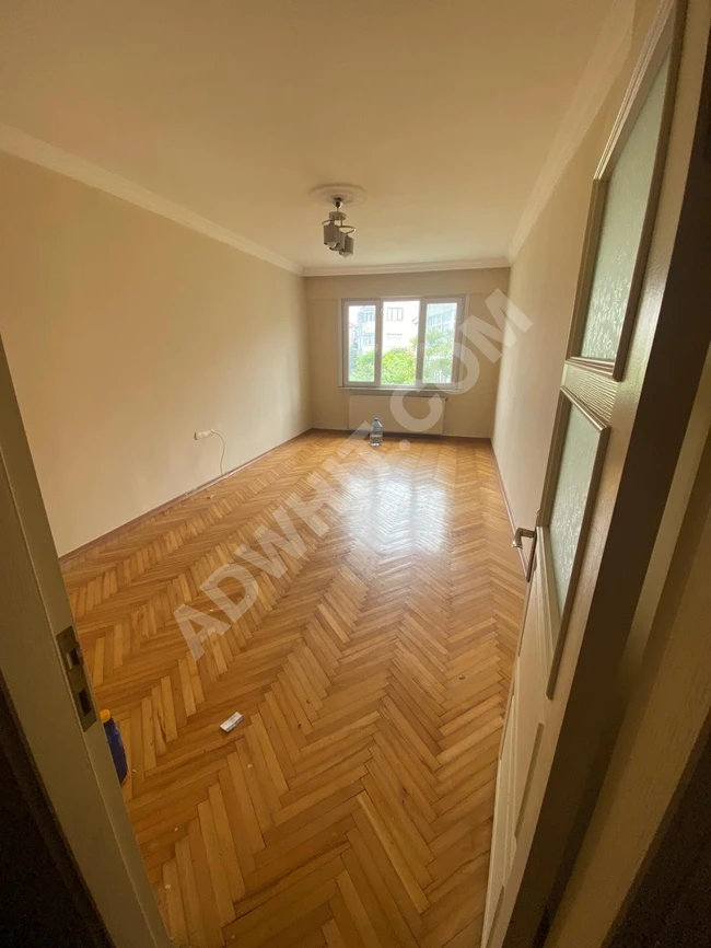 An apartment for sale in the center of Fatih Çapa from Emlak Center.
