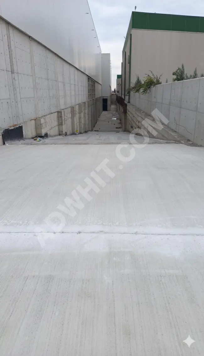 12000 sqm warehouse 8km to the PORT on highway