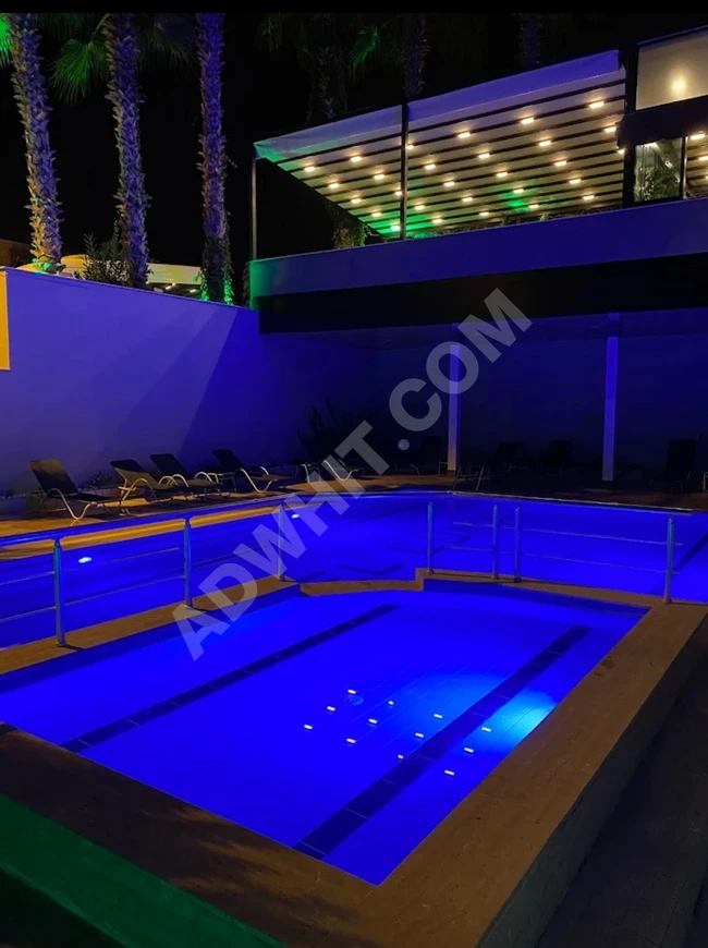 Antalya Lara da plajlara yürüme mesafesinde satılık otel 