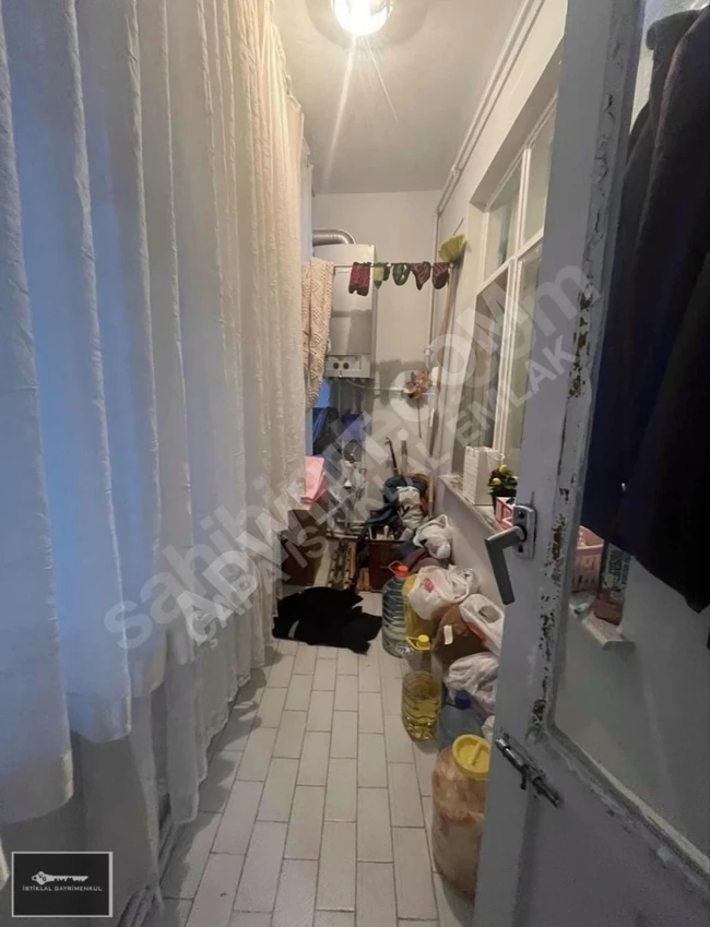 For sale: 2+1 living room apartment near Çapa area from Emlak Center.