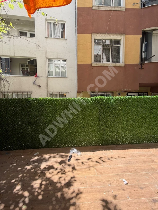 Metrobüs'e yakın, bahçeli daire acil olarak İstanbul'da cazip fiyata satılık.