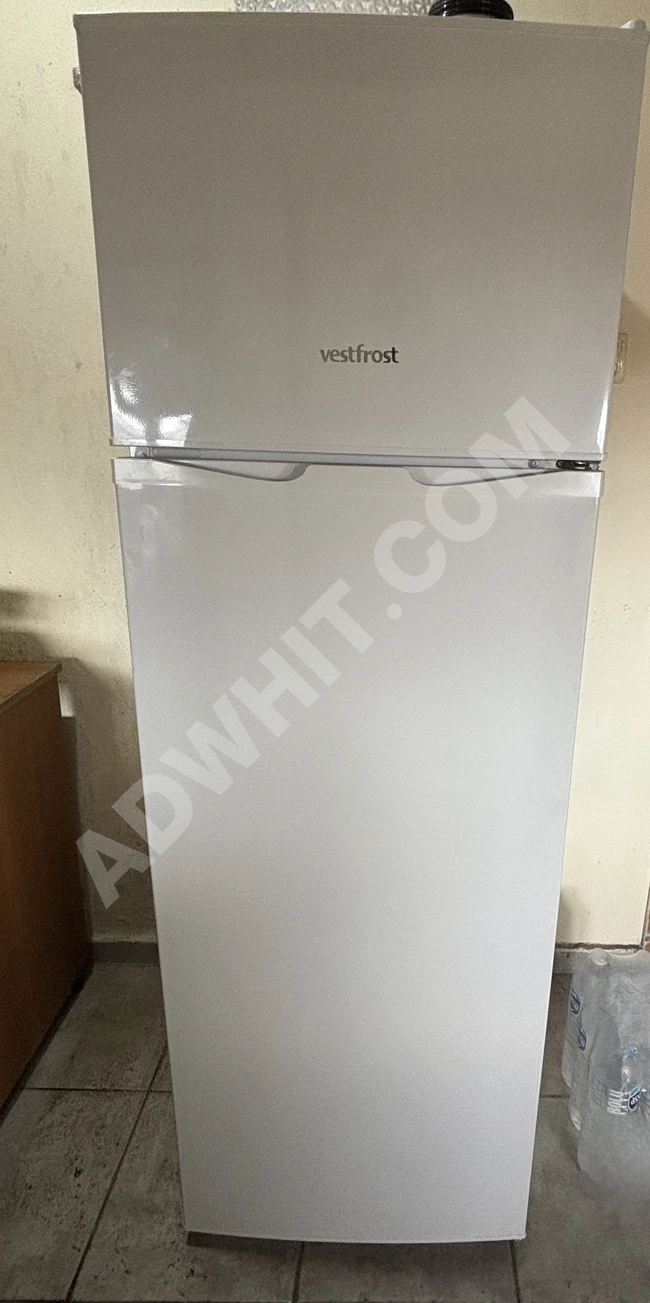 براد Vestfrost VF LF 1268 سعة 242 لتر – بحالة الجديد