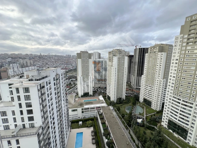 Furnished studio || 14 minutes' walk from the Metrobus || Crown Tower