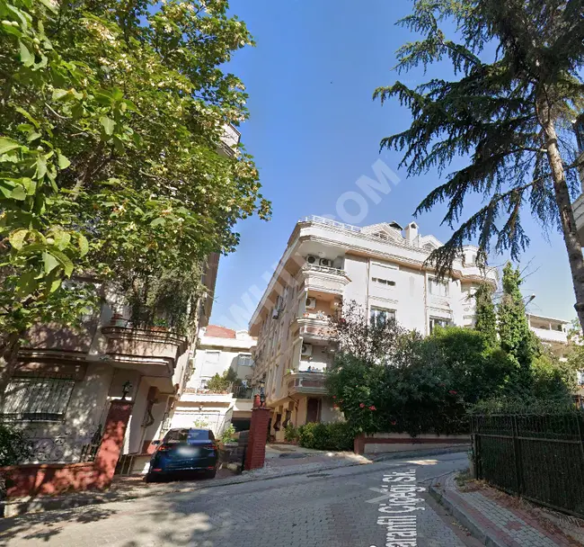 Şinlikköy'de 400 metrekarelik teraslı ve kapalı otoparklı dubleks kiralık.