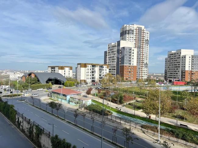 Satılık daire Bahçeşehir Bahçekent'te Flora Sitesi içinde 3+1.